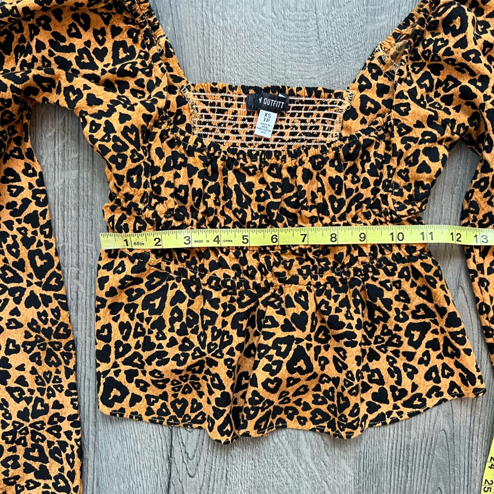 Urban Outfitters heart Leopard-Print Square Neck Long Sleeve Top - XS - Picture 8 of 9